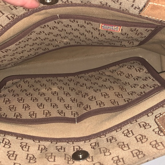 Vintage Gently Loved Dooney & Bourke Shoulder Bag - Picture 4 of 10
